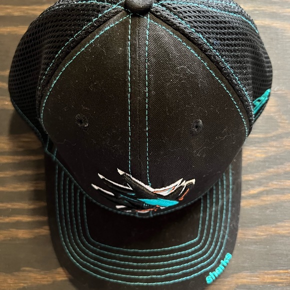 Sharks fitted hat - Picture 2 of 5